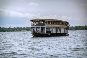 Alleppey houseboat tour